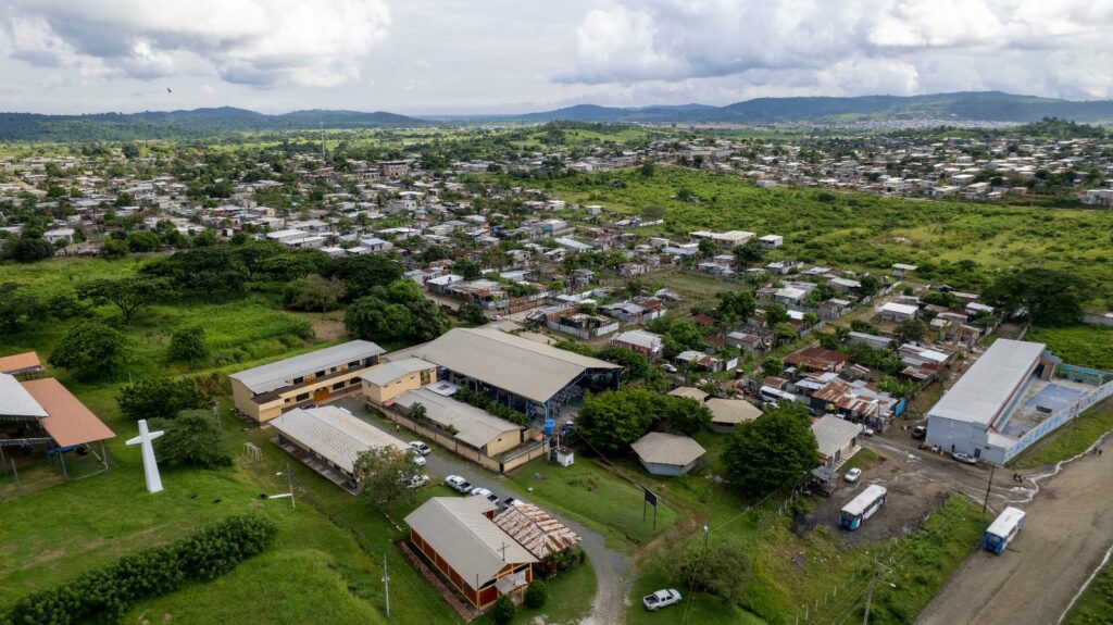 Los títulos facilitan el acceso a servicios básicos como agua potable, alcantarillado y electricidad en Guayaquil.