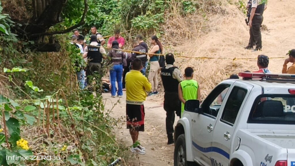 Hallan el cuerpo de un hombre baleado en el sector Loma de los Vientos de Picoazá, en Portoviejo