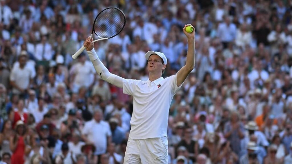 El tenista italiano Jannik Sinner vence a Novak Djokovic y clasifica a la final de Wimbledon (Foto: IG del torneo).
