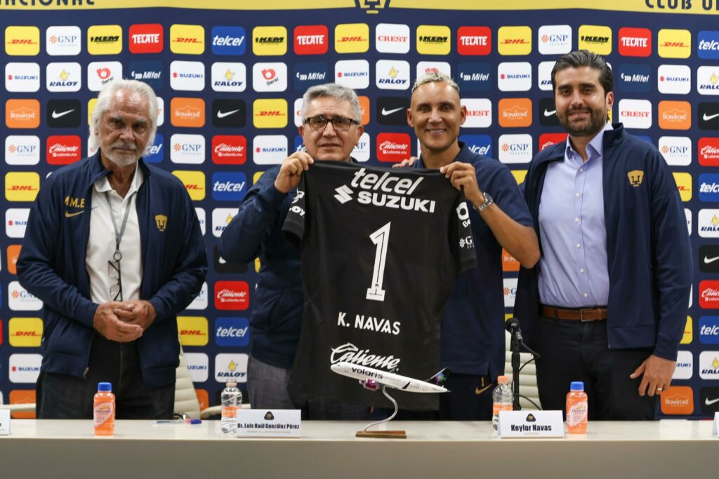 Keylor Navas es presentado como nuevo arquero de Pumas para el Apertura 2025