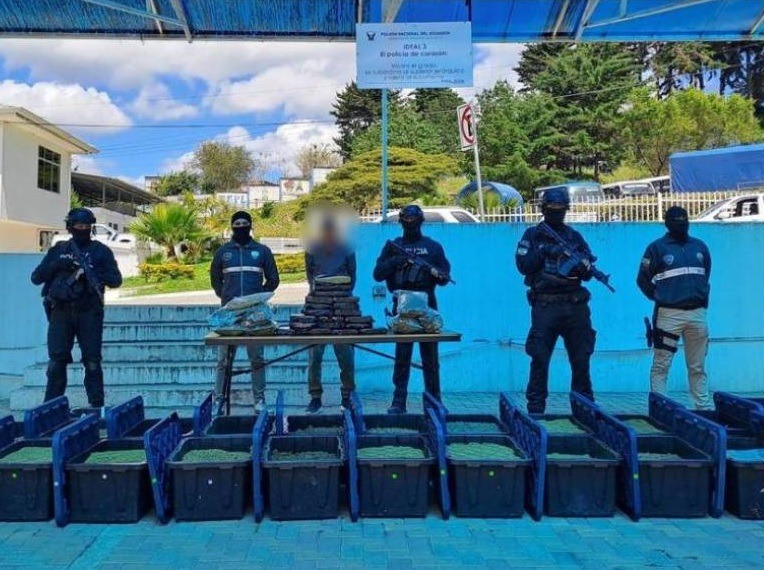 La Policía Nacional detuvo a Romeo J.G., un ciudadano sudafricano, en una hacienda del sector Chaupi, en Vilcabamba,