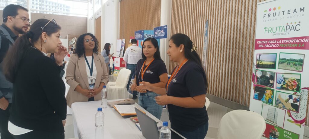 La Feria de Empleabilidad 2025 en Manta conecta a más de 600 aspirantes con 21 empresas que ofrecen vacantes.
