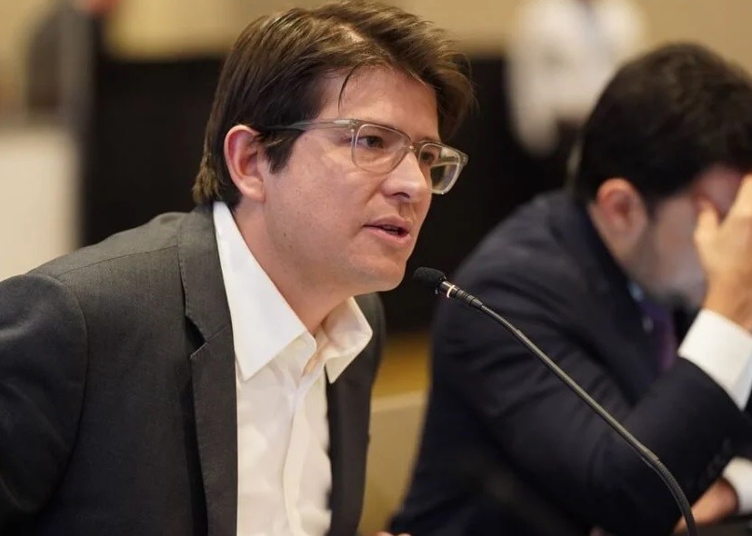 Miguel Uribe Turbay, político colombiano de 38 años, comenzó su rehabilitación neurológica en la Clínica del Country en Bogotá,