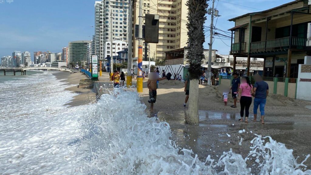 Tsunami en Ecuador: Olas de hasta tres metros podrían llegar a las costas ecuatorianas tras terremoto en Rusia, según NOAA. (API).