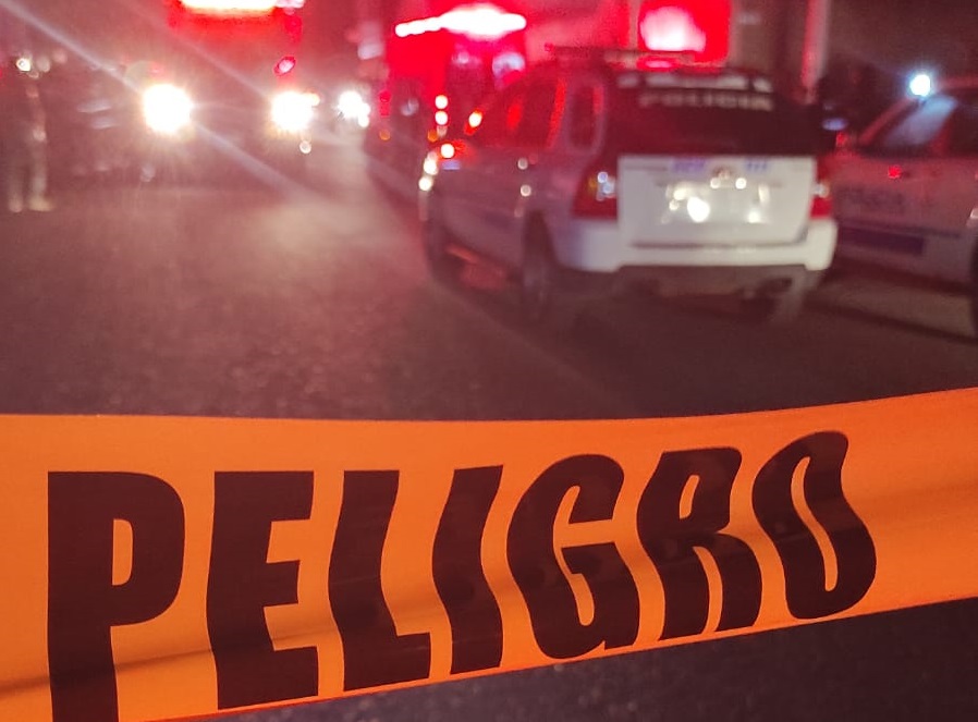 A dos hermanos, identificados como Rodolfo y Darwin Cedeño, los asesinaron en su vivienda en el barrio Santa Lucía, parroquia Eloy Alfaro, en Manta.