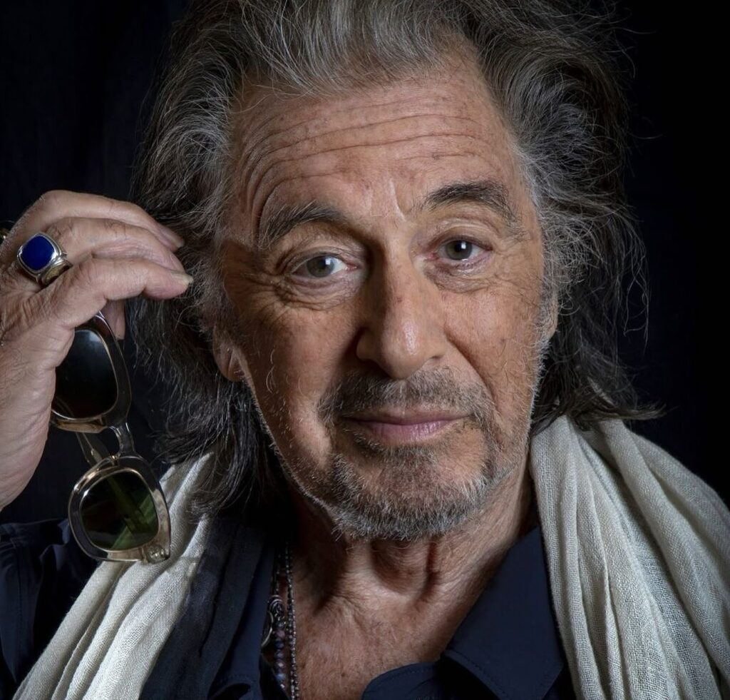 Alfredo James Pacino, conocido como Al Pacino, es un actor de cine, teatro y televisión estadounidense.