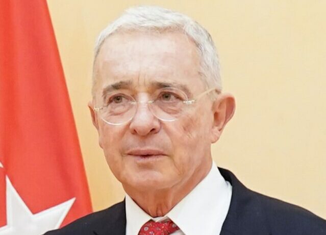Álvaro Uribe reapareció tras su liberación