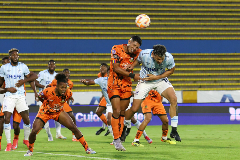 Byron Palacios salva un punto para Universidad Católica ante Libertad