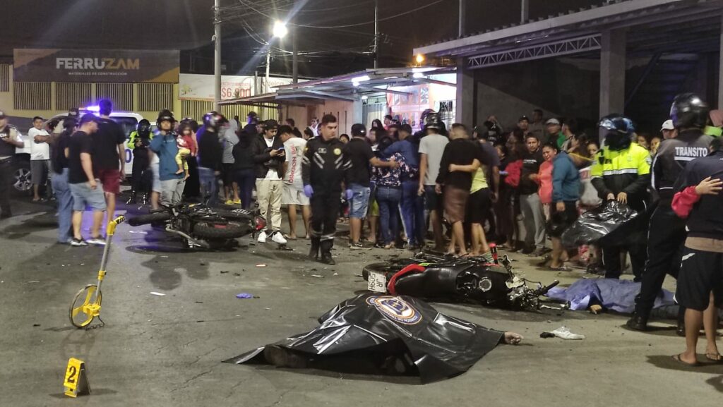 Dos motociclistas fallecen en accidente de tránsito