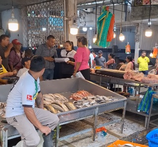 Clausuran locales de mariscos en Santo Domingo por incumplimiento tributario