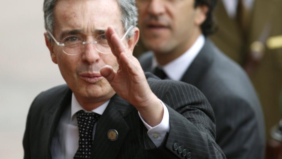 Colegio Colombiano de Juristas alerta sobre irregularidades en la sentencia que condena a Álvaro Uribe a prisión domiciliaria