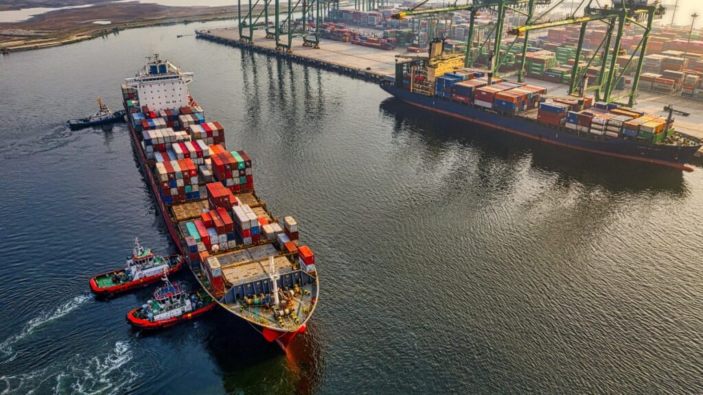 Las exportaciones totales de Ecuador aumentaron 11% entre enero y junio de 2025, según datos oficiales. (Pexels)
