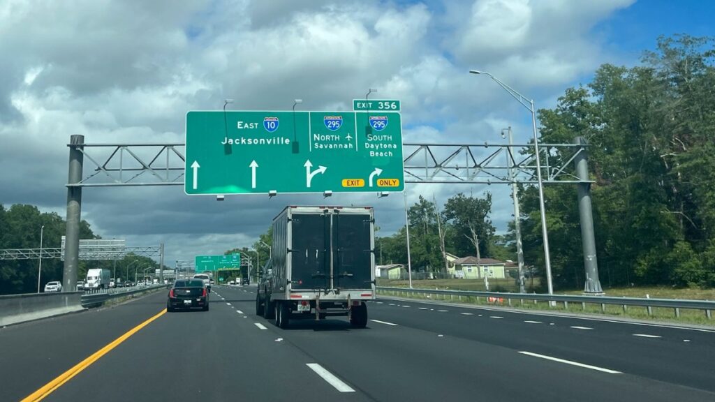 Luis Mate: Un manabita que vive hace 40 años en Estados Unidos y pasa volante entre Miami y Orlando. (Kike Perdomo)