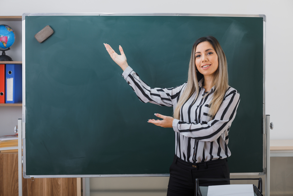 Ministerio de Educación lanza convocatoria para docentes, psicólogos y trabajadores sociales