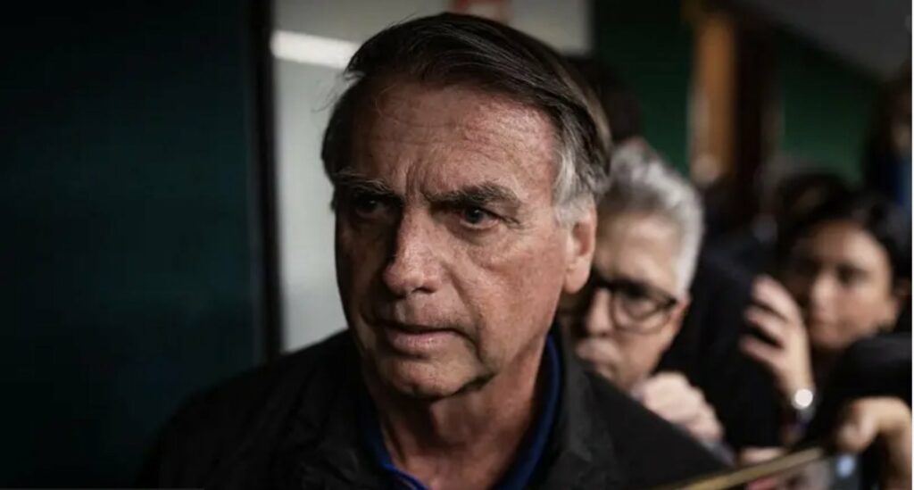 La Corte Suprema de Justicia de Brasil ordenó la prisión domiciliaria del expresidente Jair Bolsonaro.