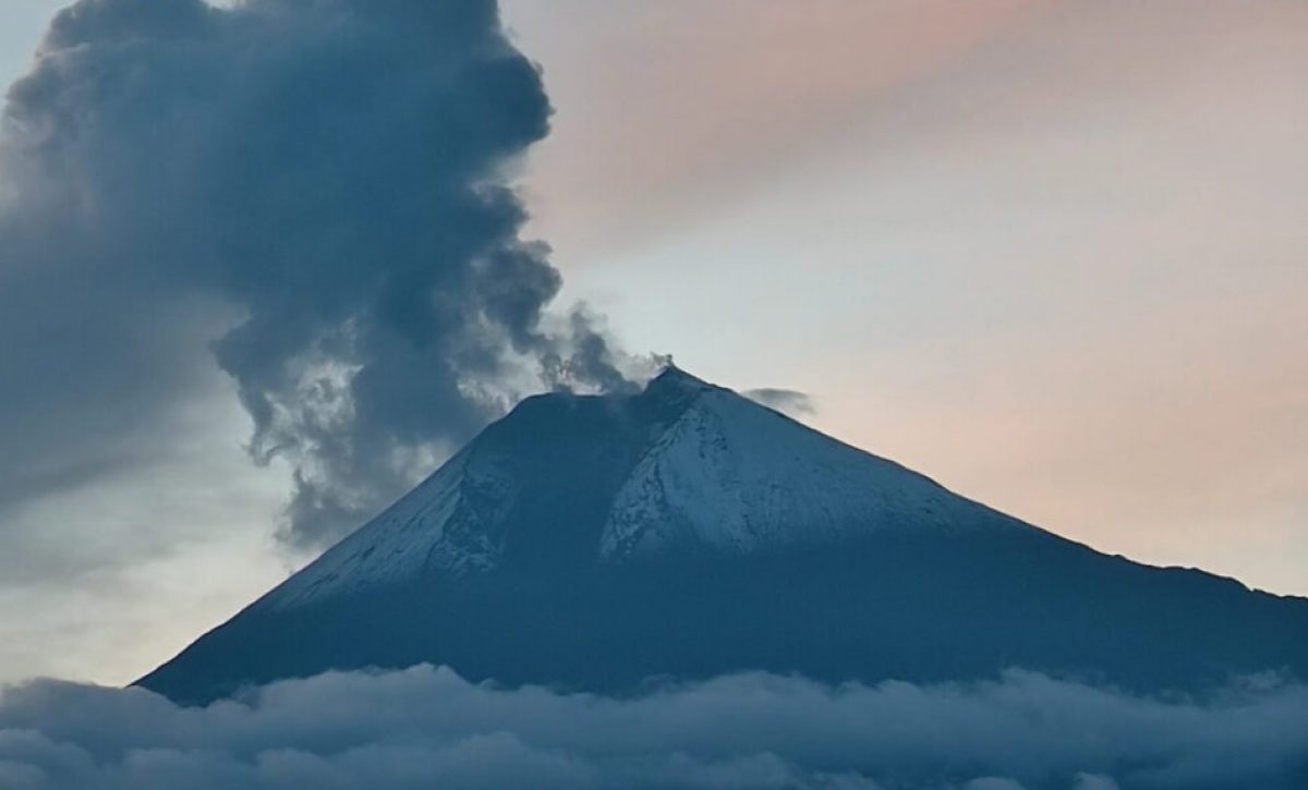 08-02-2022-ceniza-volcan-sangay-ecuador-1024x574-1
