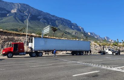 Casi 200 migrantes fueron localizados en camiones en el norte de México