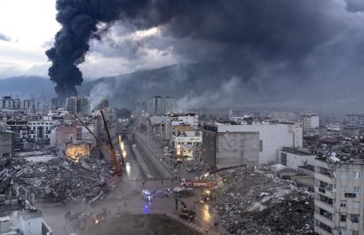 Casi 5.000 muertos en Turquía y Siria tras los devastadores terremotos