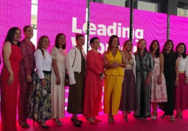 Mujeres que transforman: Leading Women regresa a Ecuador para premiar el liderazgo femenino