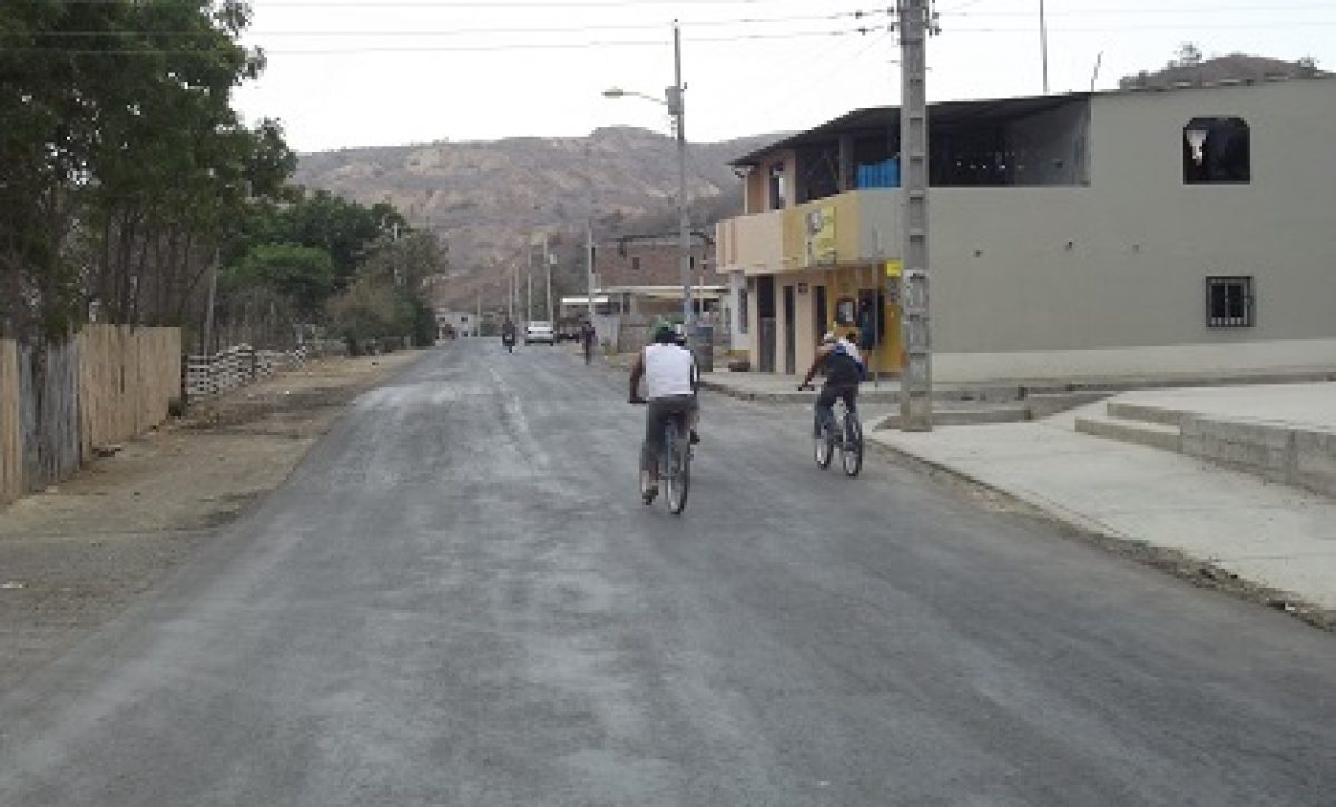 20131222052826_las-obras-no-llegan-al-poblado-san-