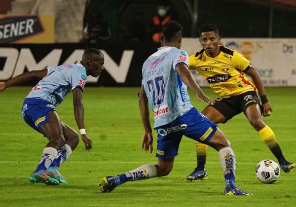 Barcelona y Rescalvo mantiene alineación para el duelo ante Macará