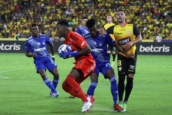 Barcelona Sc y Emelec se medirán en un Clásico del Astillero con ambos clubes 'de capa caída' en defensa