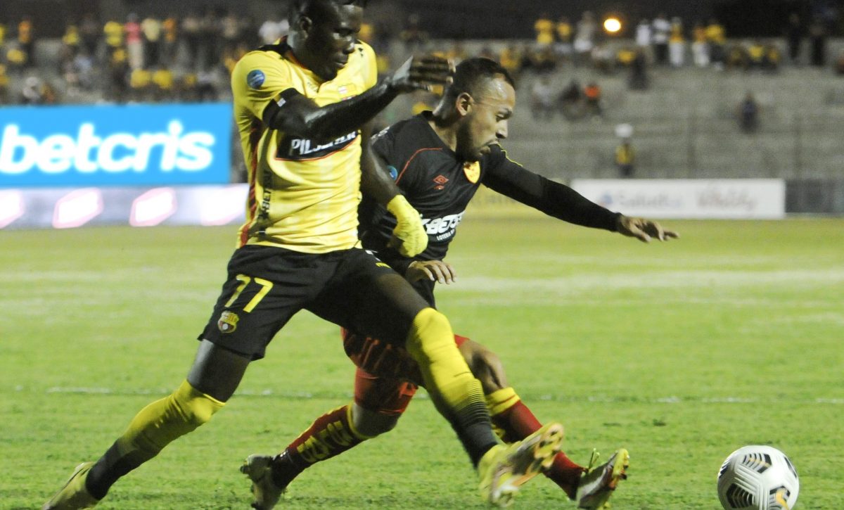 2022101632262-fbl-ligapro-barcelona-aucas-scaled-1
