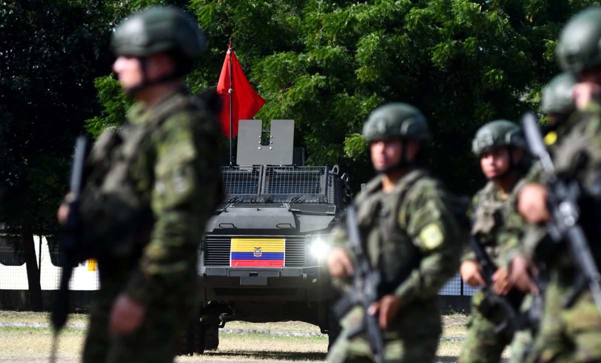 PORTOVIEJO-DANIEL-NOBOA-VEHICULOS-MILITARES