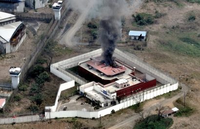 GYE-DRON EN TECHO DE CARCEL