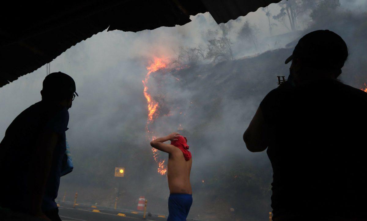 UIO-INCENDIO-SIMÓN-BOLÍVAR