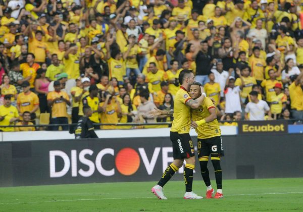 ¡Victoria amarilla! Barcelona derrota a Emelec en el Clásico del Astillero 236