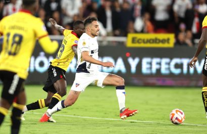 El partido se jugó en el estadio Rodrigo Paz Delgado, donde Liga de Quito venció 3-1 1 Barcelona.