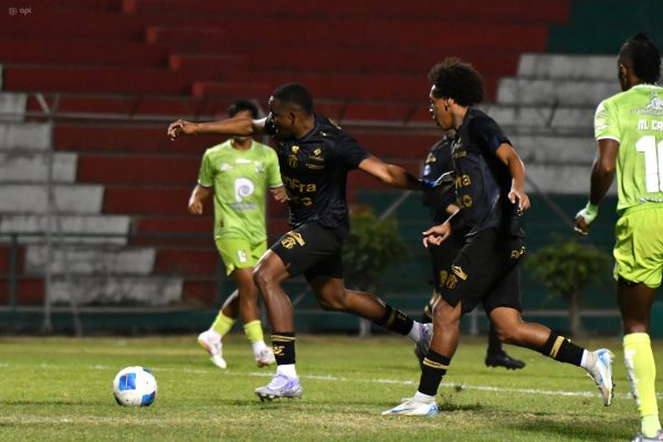 Liga de Portoviejo recibió a Macará por la Copa Ecuador en el estadio Reales Tamarindos