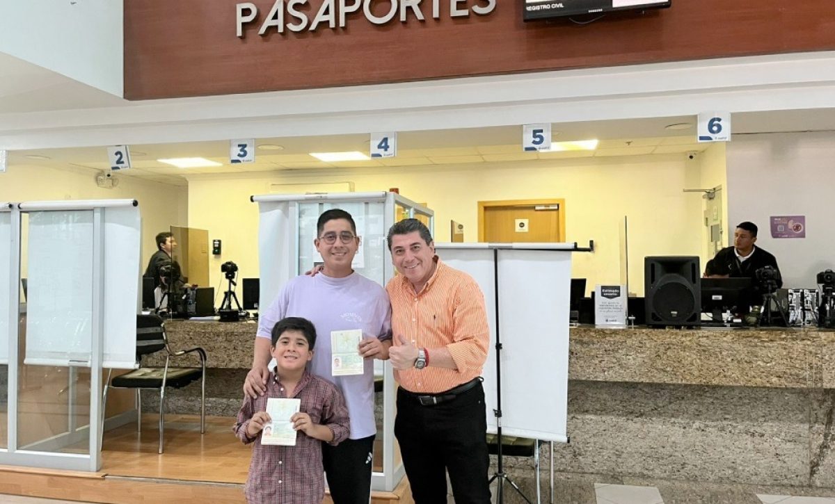 3.525 ecuatorianos obtuvieron su pasaporte en la jornada extraordinaria del Registro Civil