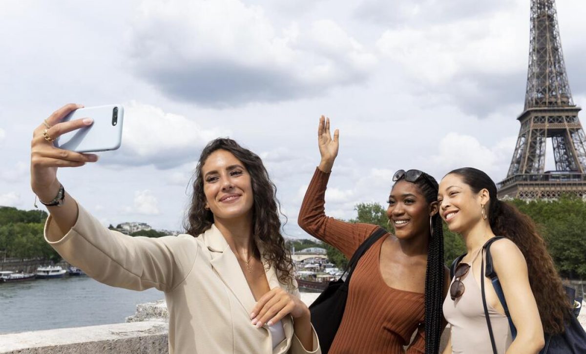 300 vacantes para jóvenes ecuatorianos en el Programa de Vacaciones por Trabajo en Francia
