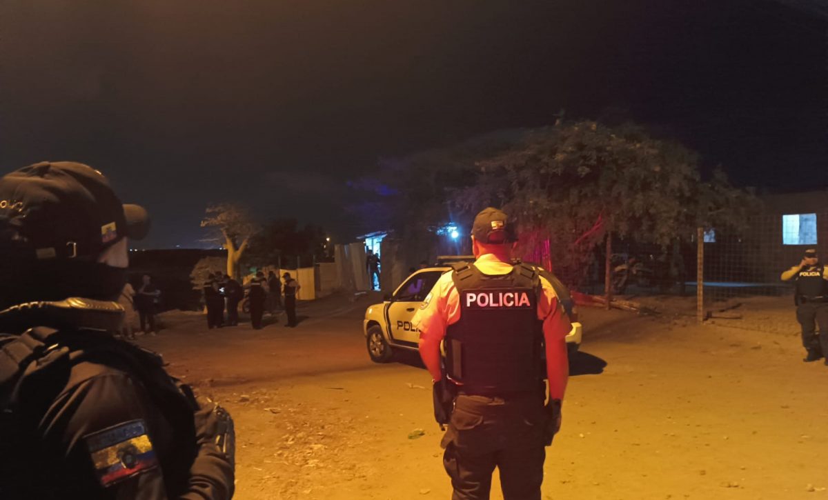 Un hombre asesinado por la madrugada en el barrio Santa Ana sigue sin ser identificado.