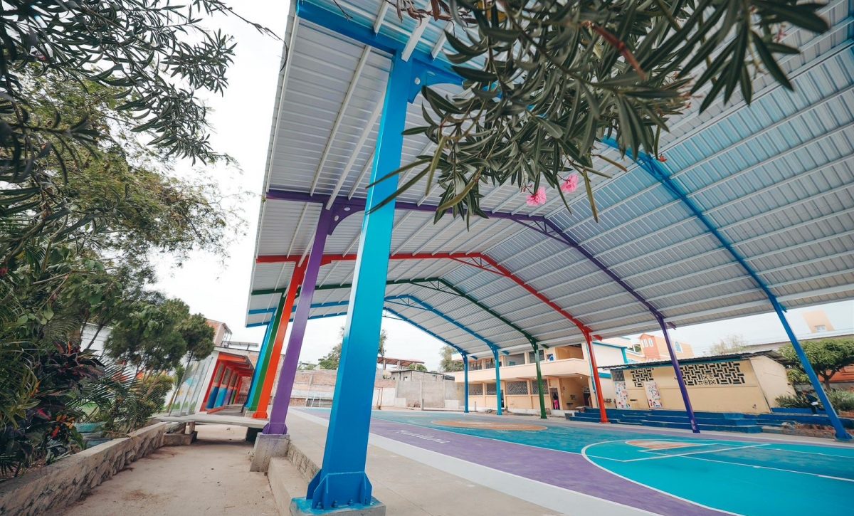 Avanza la construcción de cubiertas escolares