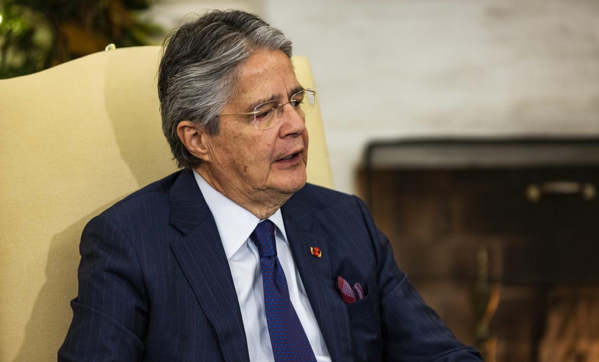 El presidente de Ecuador se fractura el peroné tras sufrir una caída