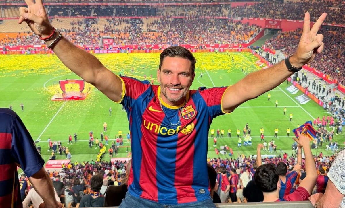 Julián Gil eternizo a Messi en su piel con un tatuaje de su autógrafo