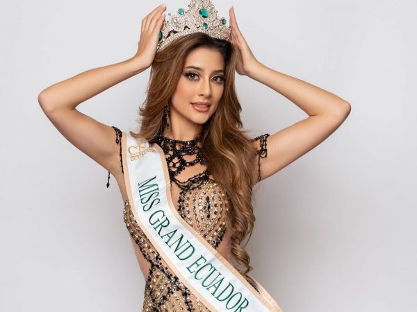 Samantha Quenedit es coronada Miss Grand Ecuador 2025 durante la preliminar de Miss Universo Ecuador