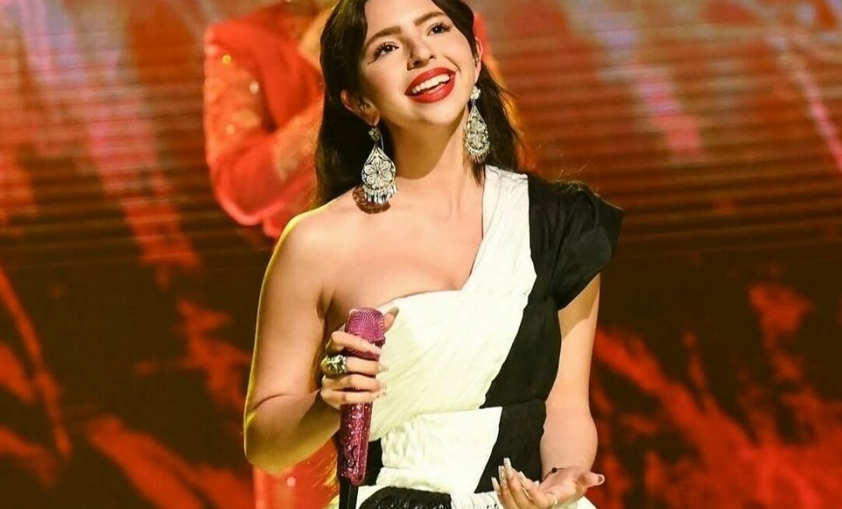Ángela Aguilar rompe en llanto y denuncia la desigualdad de género en la música mexicana
