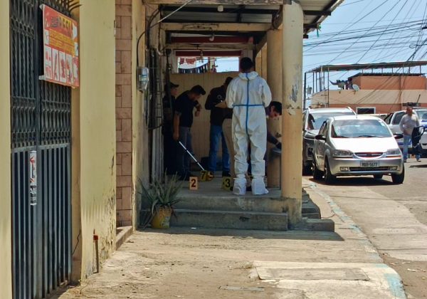 Tres atentados en Manta dejaron una persona muerta y cuatro heridas.