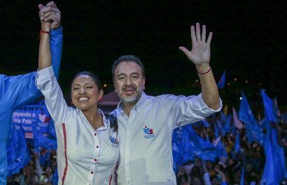 Candidatos en Ecuador aceleran la campaña a un día del silencio electoral