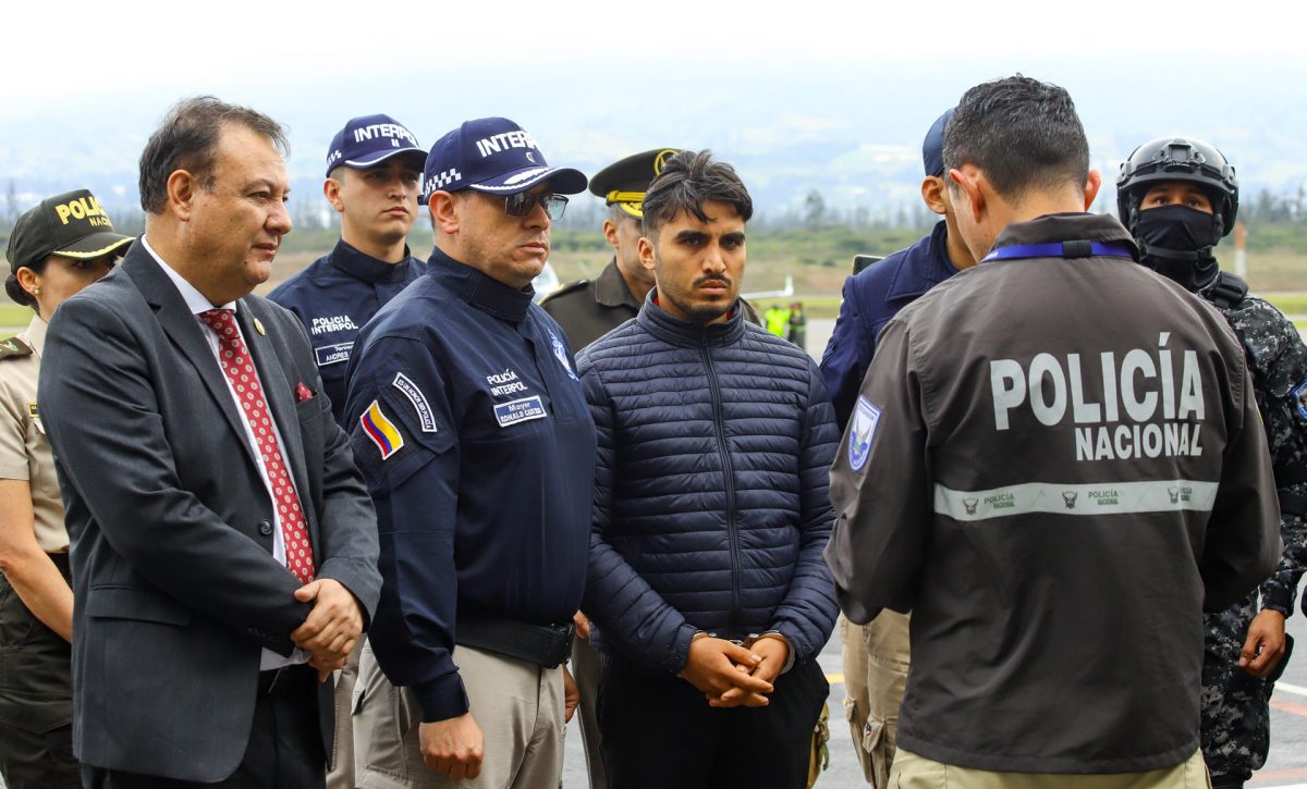 Llega a Ecuador expolicía expulsado de Colombia y procesado por femicidio