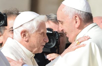 El Papa Emérito Benedicto XVI muere a los 95 años