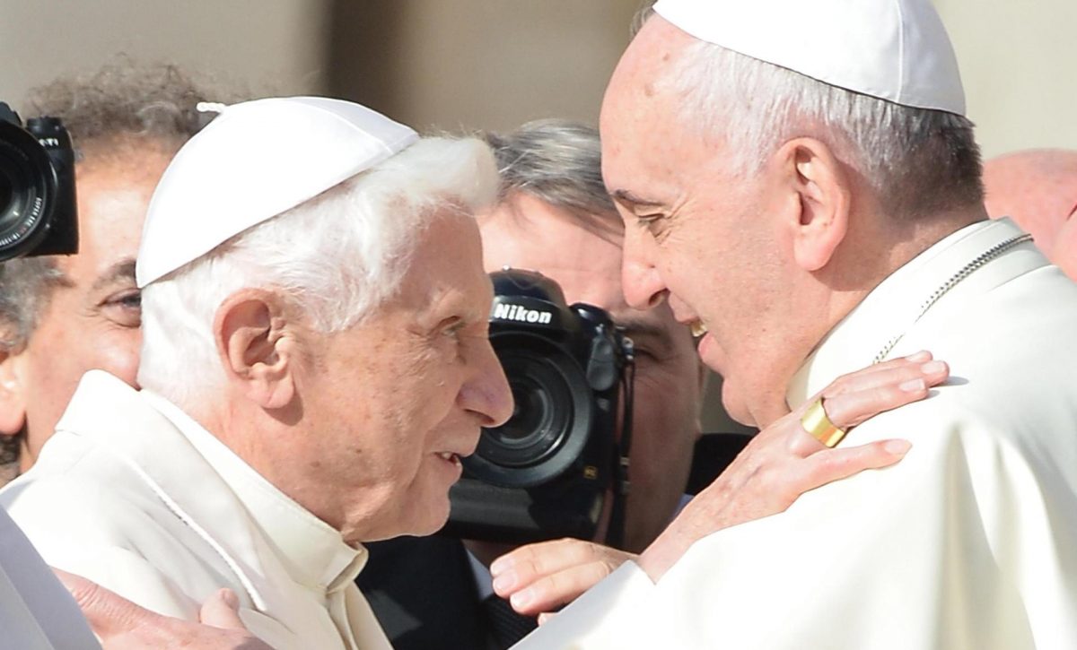 El Papa Emérito Benedicto XVI muere a los 95 años