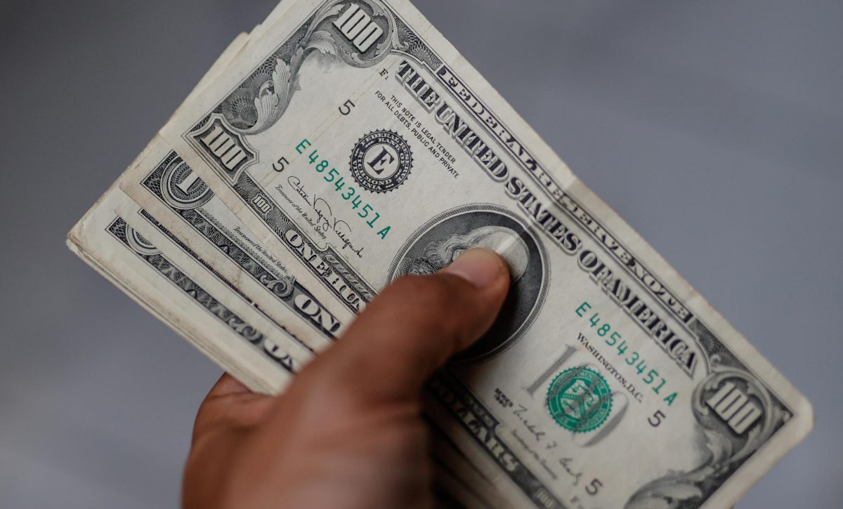 Destacan la estabilidad monetaria de Ecuador tras 23 años de dolarización