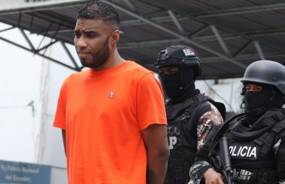 A Julio Alberto Martínez Alcívar, alias "Negro Tulio", líder de la banda criminal Chone Killers, lo sentenciaron a 13 años de prisión.