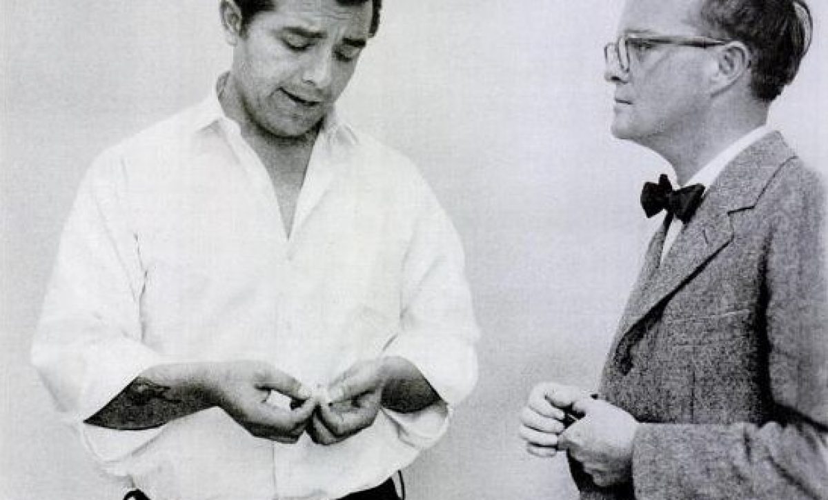 Truman Capote se fotografió con Perry Edward Smith, uno de los asesinos del crimen que inspiró la novela A sangre fría.