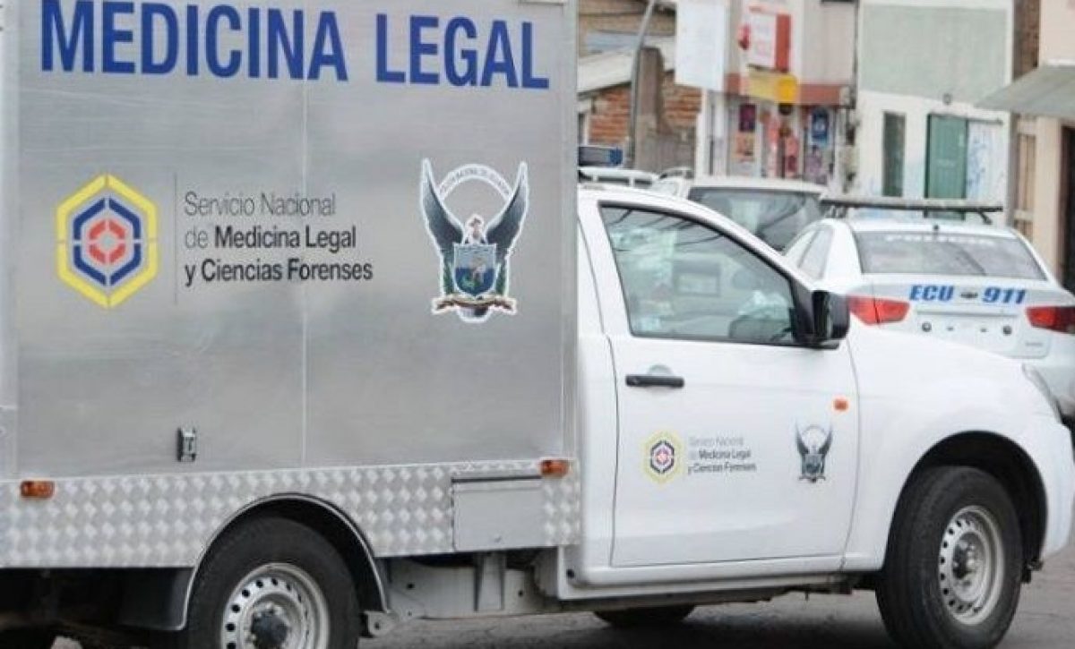 A un hombre de 28 años, identificado como Gustavo M., lo asesinaron a tiros frente a una unidad educativa.
